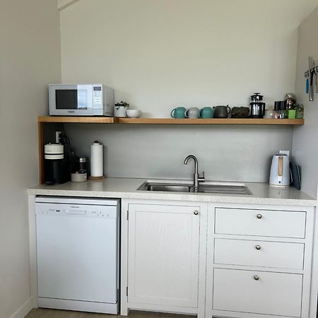 Purangi Waterfront Retreat - 2 Bedroom Cooks Beach Екстер'єр фото