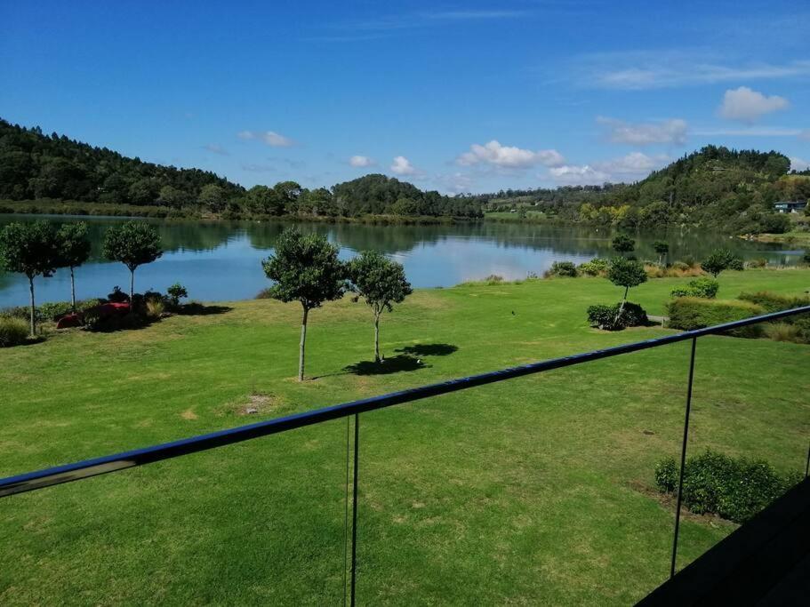 Purangi Waterfront Retreat - 2 Bedroom Cooks Beach Екстер'єр фото