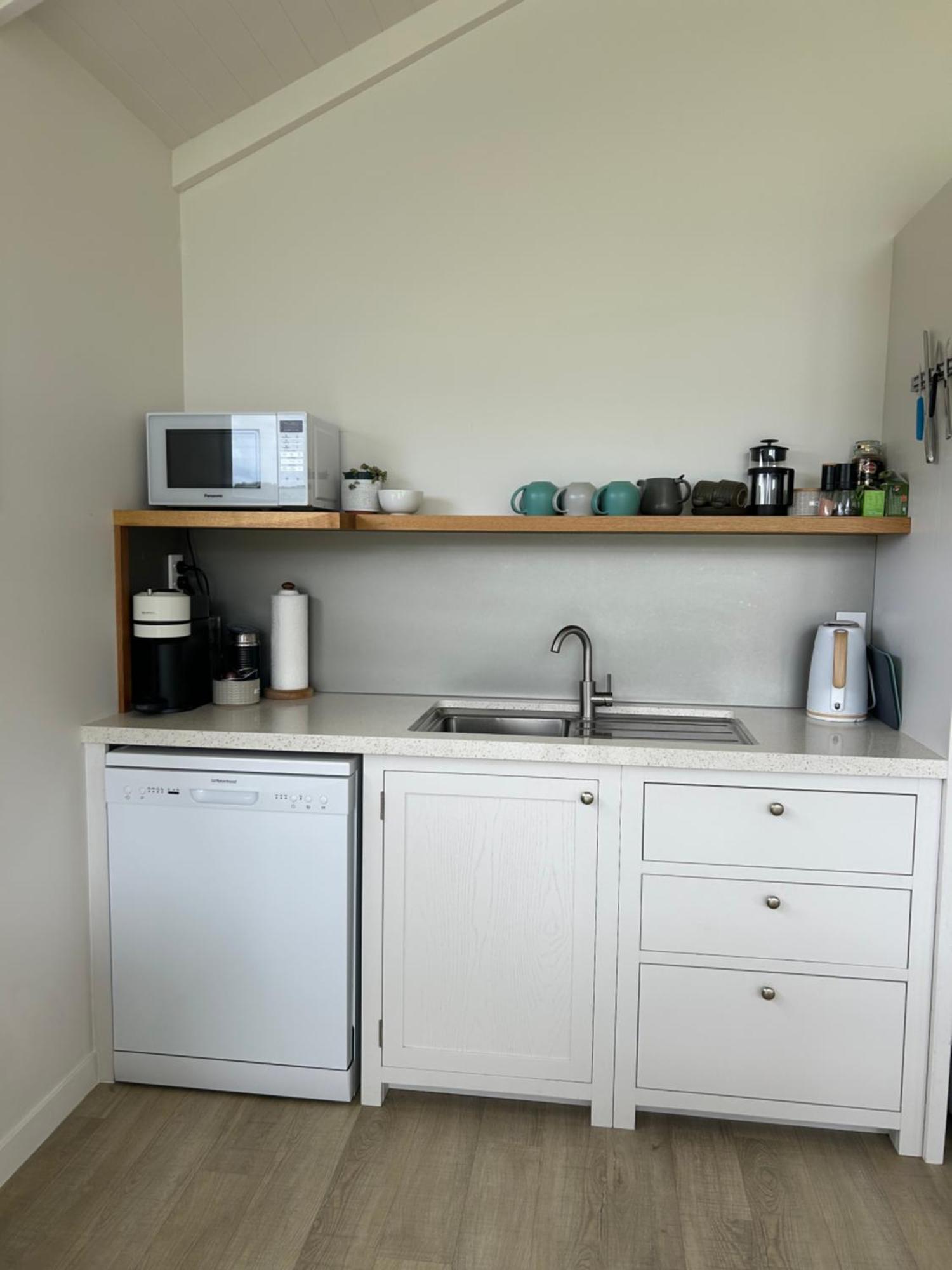 Purangi Waterfront Retreat - 2 Bedroom Cooks Beach Екстер'єр фото